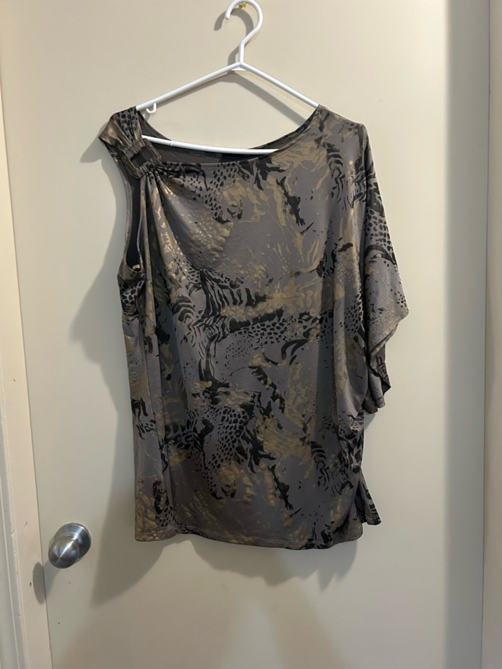 Asymmetric One-Shoulder Blouse in Gray and Taupe